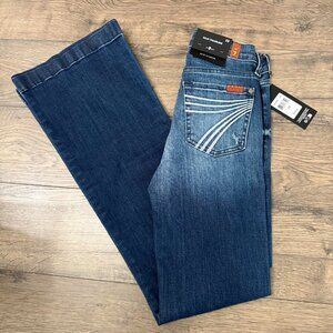 7 For All Mankind Women's Blue and Navy Jeans